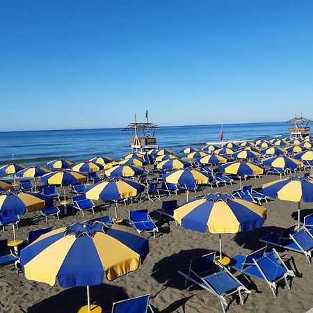 Hotel Tirreno Латина Екстериор снимка