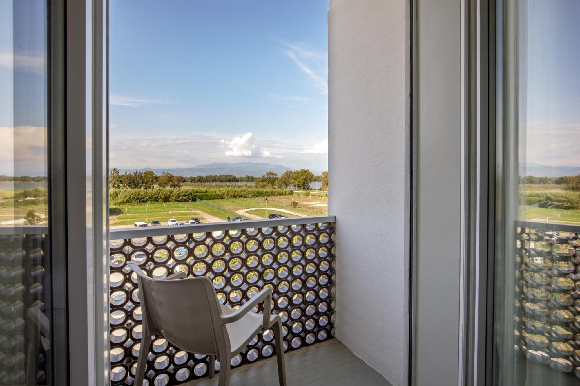 Hotel Tirreno Латина Екстериор снимка