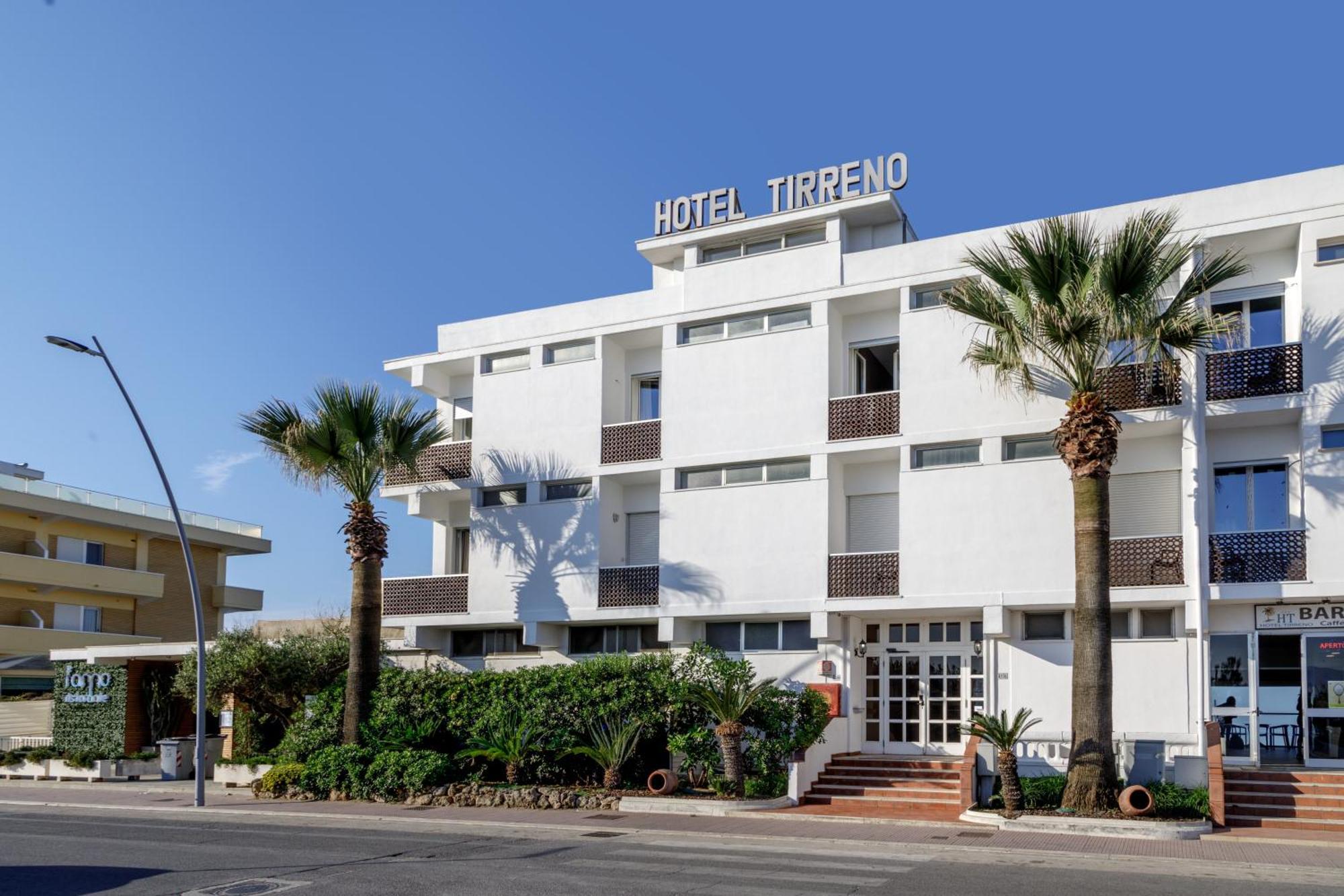 Hotel Tirreno Латина Екстериор снимка