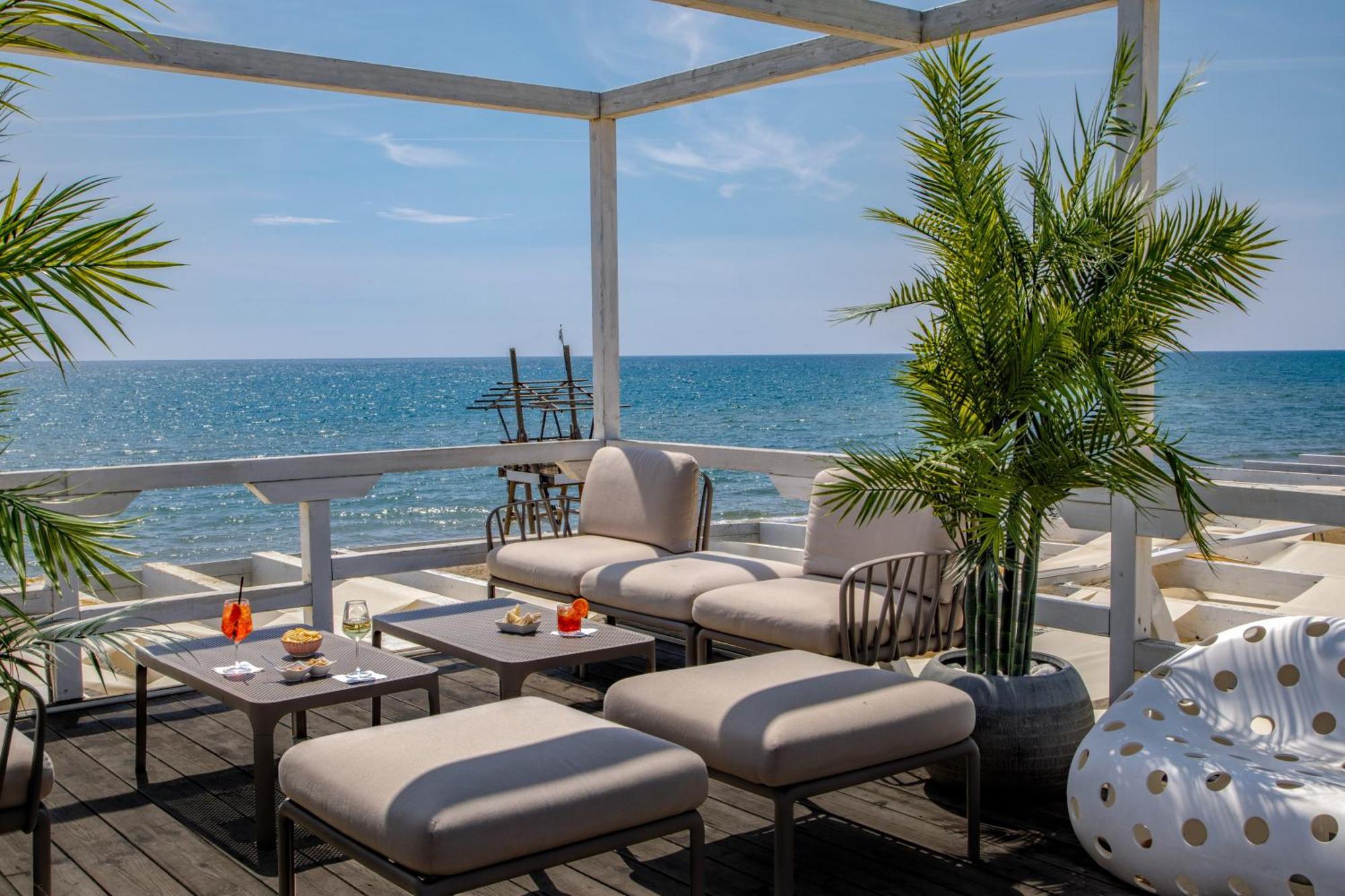 Hotel Tirreno Латина Екстериор снимка