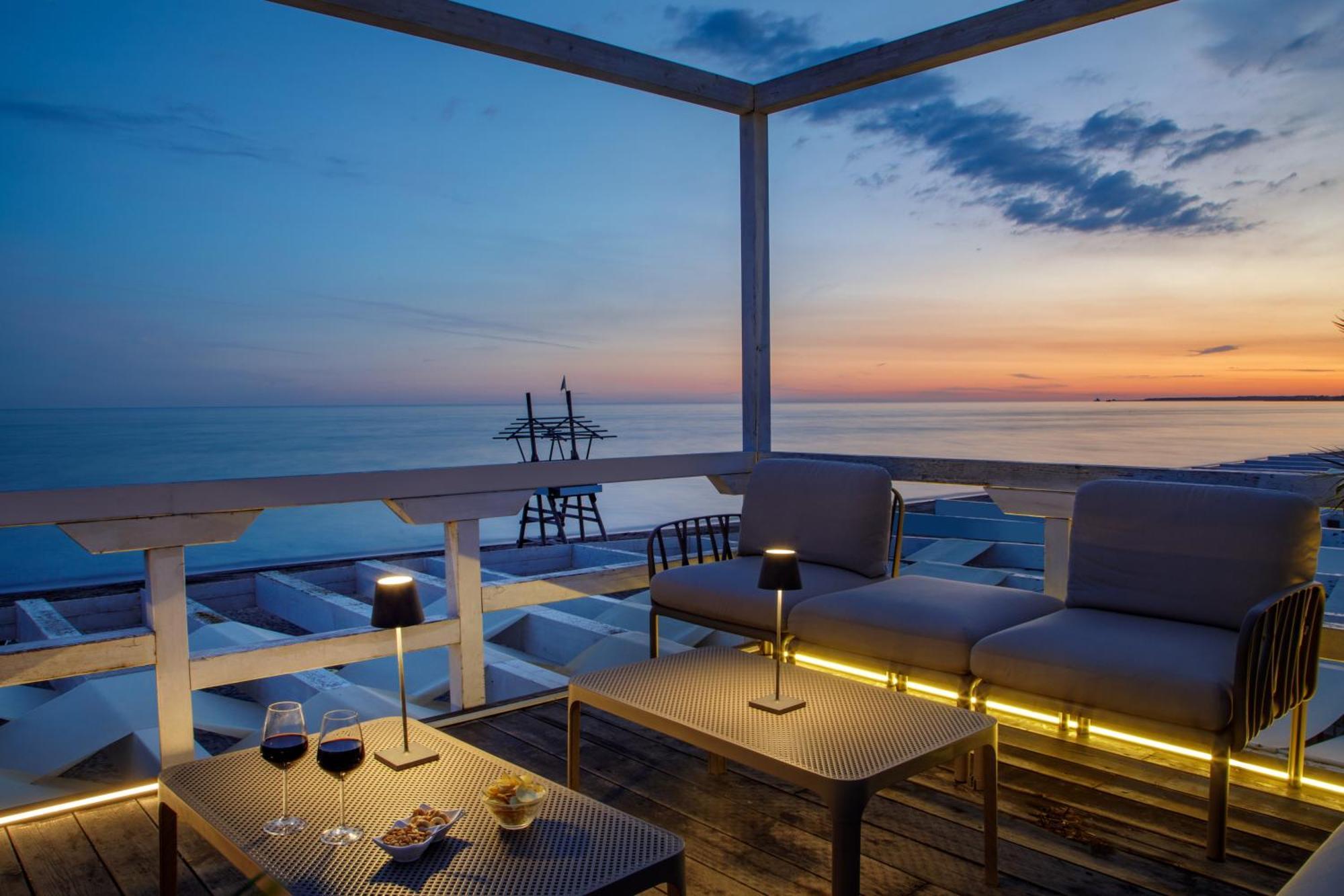 Hotel Tirreno Латина Екстериор снимка